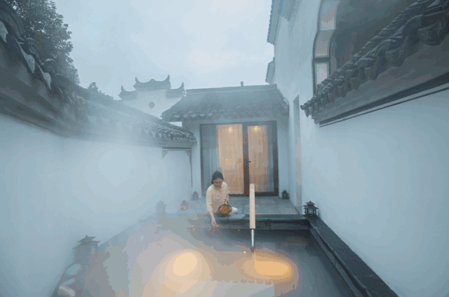 满足你对江南古镇的所有幻想带着顶级的温泉感受,你知道这个地方么?