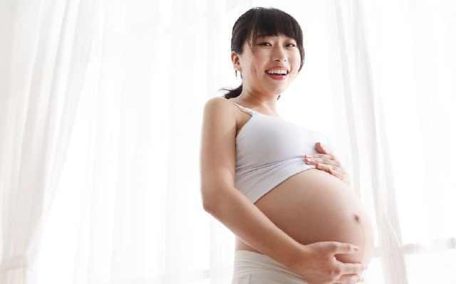 怀孕几个月换孕妇内衣_怀孕几个月显肚子