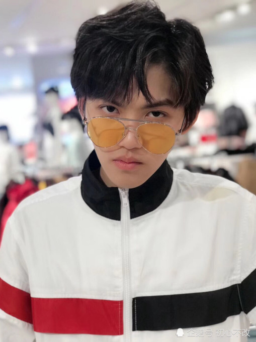 吴亦凡,张艺兴,肖宇梁,蔡徐坤,偶练2
