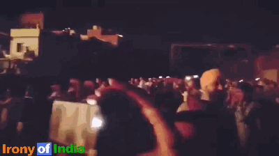 印度火車沖入人群