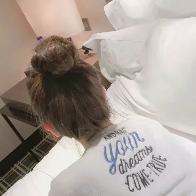 好看的丸子头头像