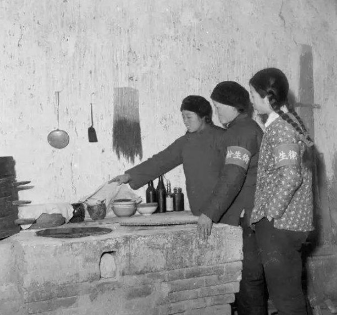 60年前中国除四害时的老照片,图4工具已被禁用