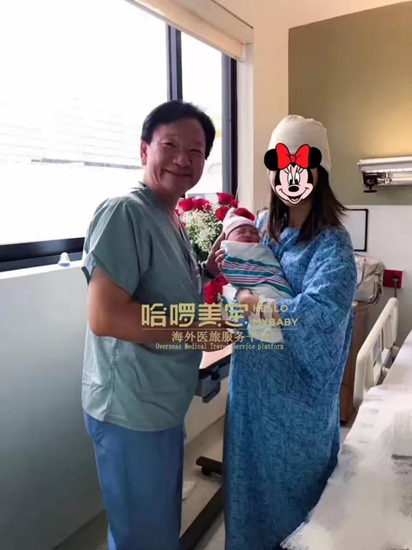 蔡女士的医生选的是韩鹏飞博士,每次产检都由我们工作人员驱车陪同去
