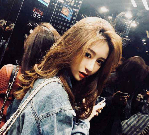抖音三位"胖"美女,商场内大秀舞技,看见真容,网友:我粉了!