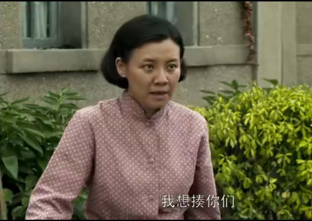 《父母爱情》江卫国江卫东挨打,德华护犊子,网友说姑姑真好