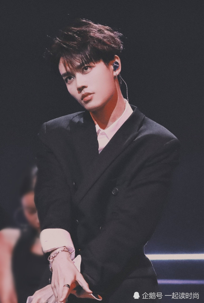 林彦俊新歌首秀,颜值逆天酷帅炸,开口跪燃爆全