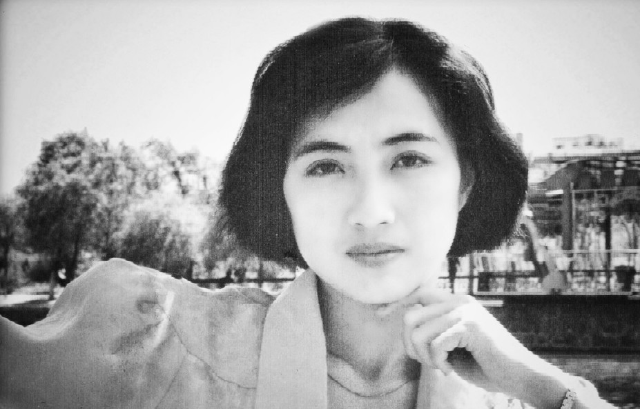 80年代路人美女有多美,网友:到现代也是大美女