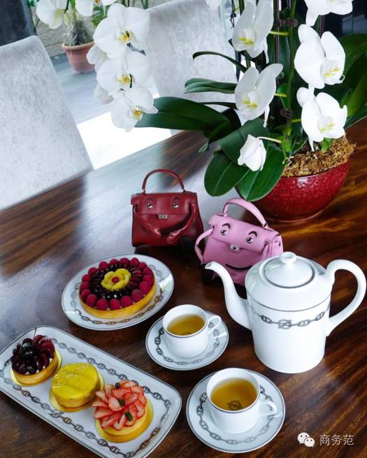 42岁新加坡名媛靠离婚 买了世界上最多的爱