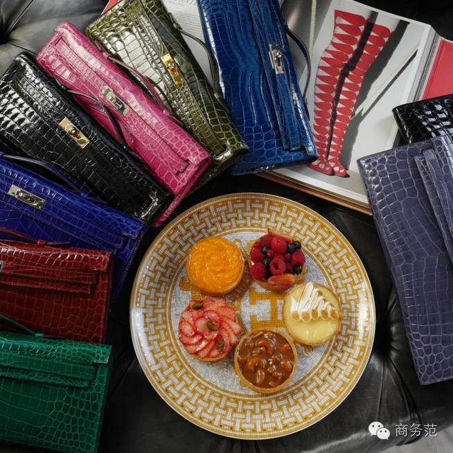 42岁新加坡名媛靠离婚 买了世界上最多的爱