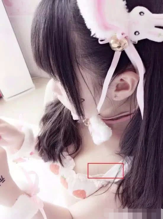 赛高酱花式"秀胸"魅惑撩人,网友:又调皮了!这下什么都