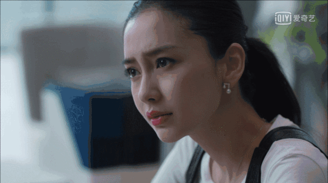 创业时代:杨颖又解锁新姿势,伸着脖子再瞪眼,网友:吓死宝宝了