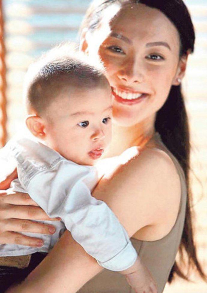 有孩子有钱有美貌没老公,梁洛施这日子还能再完美点吗