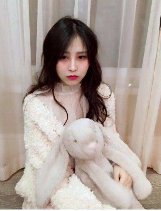 猫妹妹路人照曝光,真容长相多看一眼都是泪,网友:老阿姨一枚!