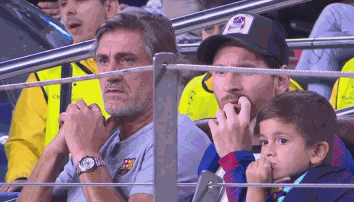 梅西臂缠绷带也要现场督战身边儿子太抢镜