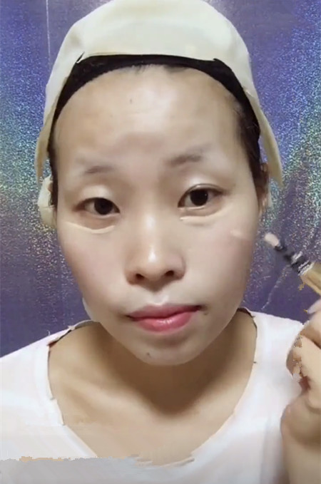 化妆术有多逆天?大妈妆后秒变瞬间女神,网友: