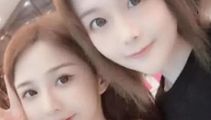 轩墨宝宝陪女朋友逛街,还以为是闺蜜呢,网友:受不了