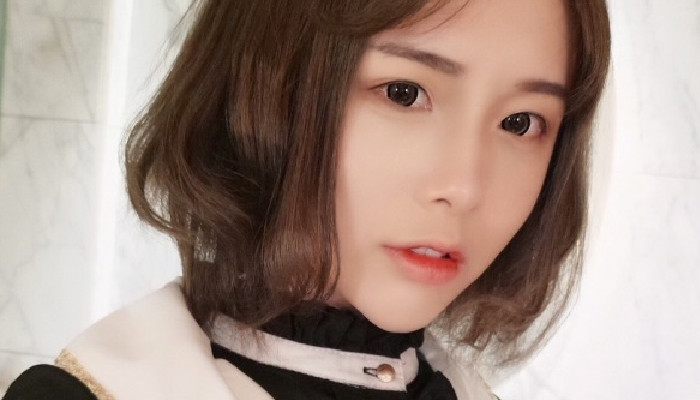 轩墨宝宝陪女朋友逛街,还以为是闺蜜呢,网友:受不了