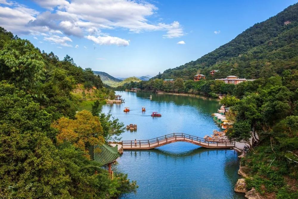 远离雾霾,归隐山林,旅居养生,到这个梦境中的桃源仙境