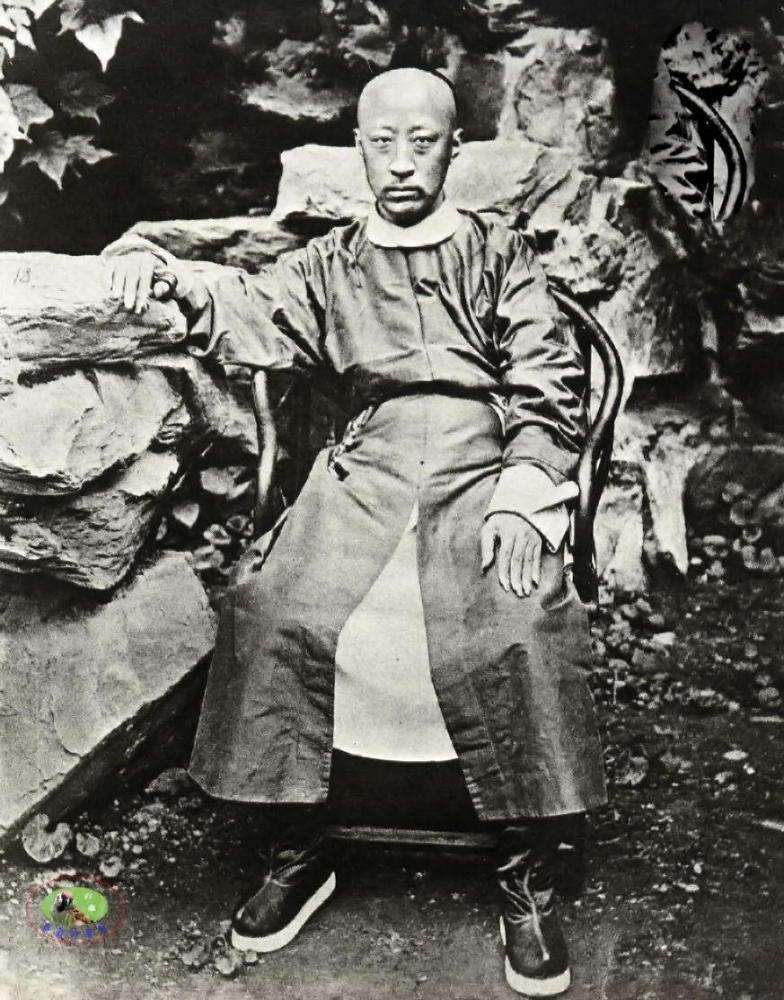 爱新觉罗·奕欣,道光皇帝的第六子;后与两宫太后合作,发动辛酉政变,因