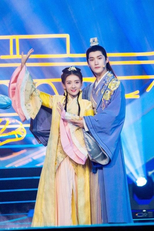 "坦诚夫妇"邢昭林梁洁《快乐大本营》合体 发糖还是虐心?