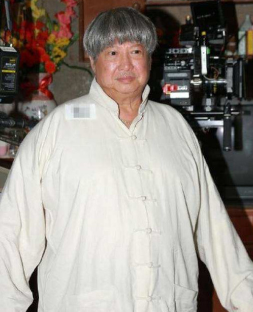 66岁洪金宝减肥成功,剪了蘑菇头感动老影迷,网友:他回来了!