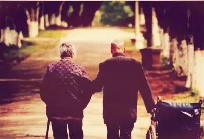 养老金调整政策出台 快给父母算算能上调多少