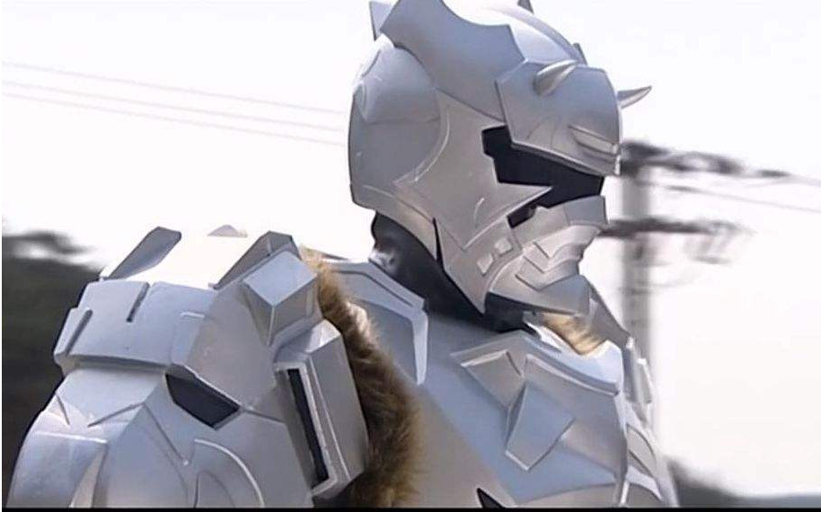 铠甲勇士:雪獒铠甲重返二十岁,竟然出现在爱情公寓!吓坏众人!