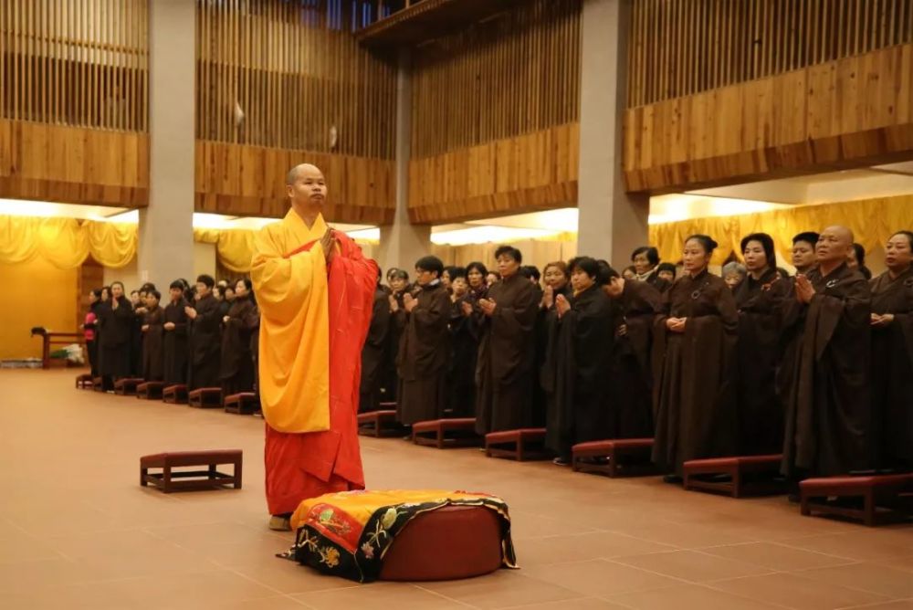 是日上午八时整,大悲忏法会正式开始,大众依四明法智大师所制仪规