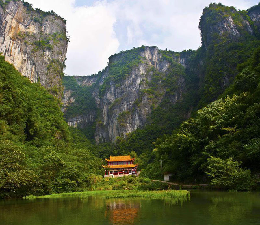 湖南娄底一个县级市,人口超百万,拥有湄江风景区