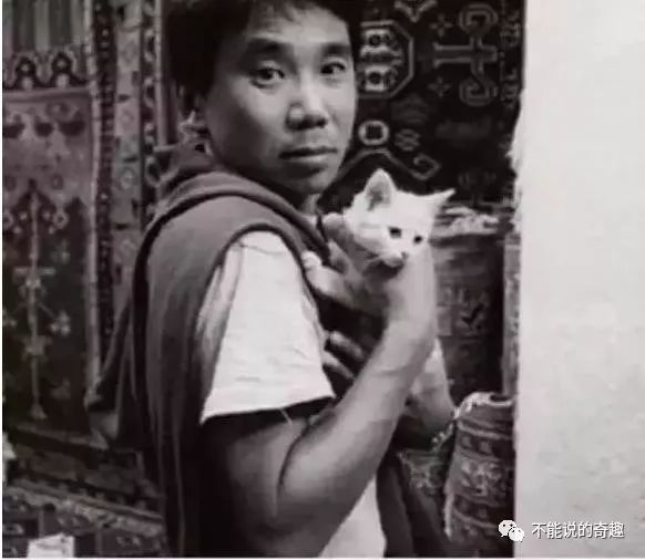 因反叛而无心向学,却成为最负盛名的文学作家,他,就是村上春树