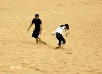 往期精彩 搞笑gif趣图:结婚真的不容易啊,伴郎伴娘累倒一大片!