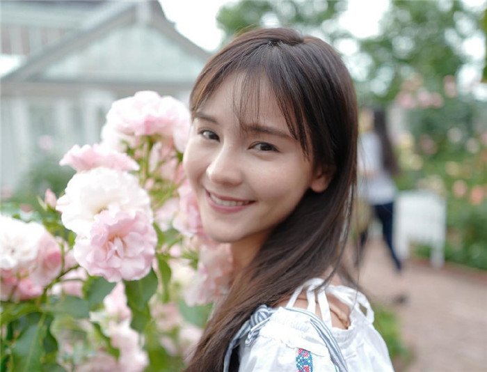 很会精心打扮自己的四个星座女,爱漂亮,自信又大方