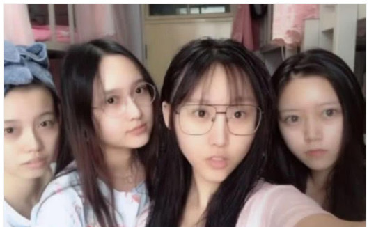 抖音宿舍女生大变脸,化妆技术惊呆众人,网友:最