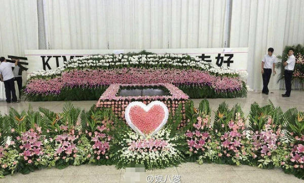 乔任梁追悼会举行 薛之谦赵丽颖到场