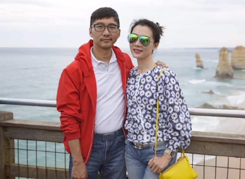 陈数和左小青近照,一个不生孩子被老公宠,一个