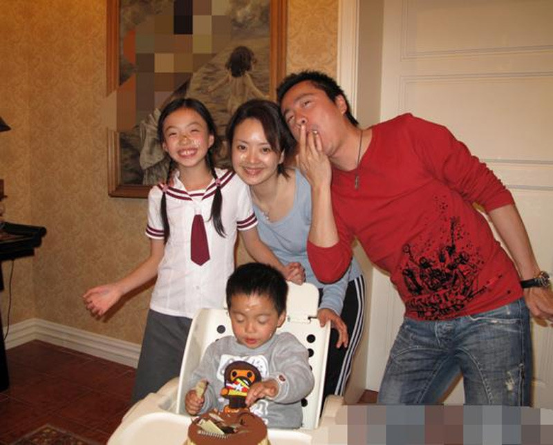 他是北京人,不顾父母反对娶重庆女孩,今赚得百