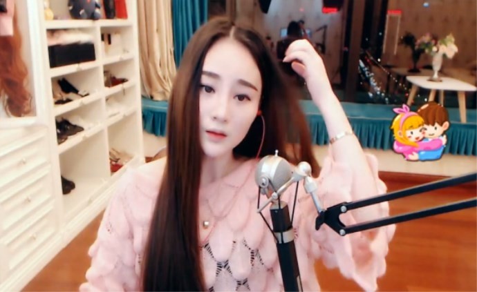 yy娱加公会五大骨灰级女主播,文儿人气依旧高,大脸安静地唱歌
