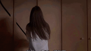 没错,这从头至尾就是被提前计划好的—— 首先,这里不像是她的房间.