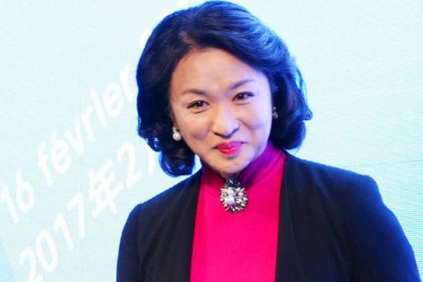 又一著名明星做变性手术,与金星是好友,但是却