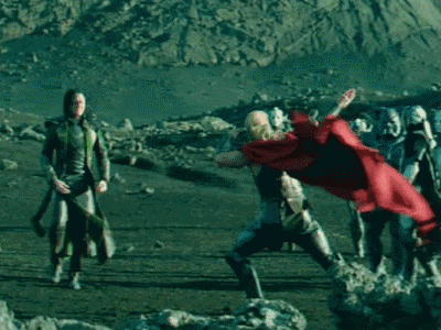 雷神和洛基可以说是难兄难弟了,招惹了浩克结果都比较乙.