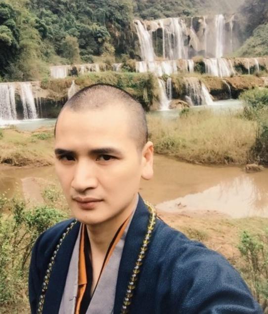 中国最帅和尚,29岁就出家,38岁已成为方丈