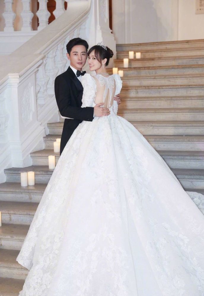 唐嫣罗晋工作室公开婚礼现场图,时间细节甜到