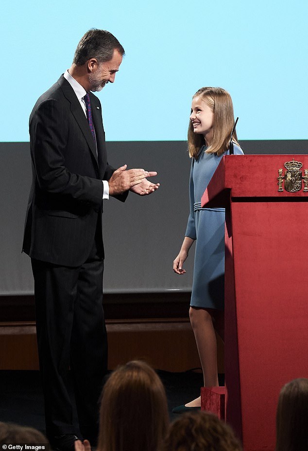 西班牙未来女王,13岁莱昂诺尔公主首次演讲,国