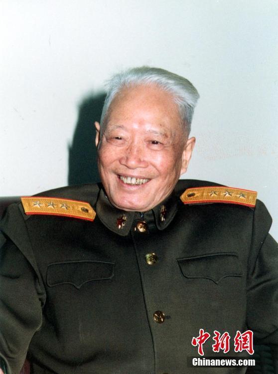 最后一位开国中将张震生前旧照