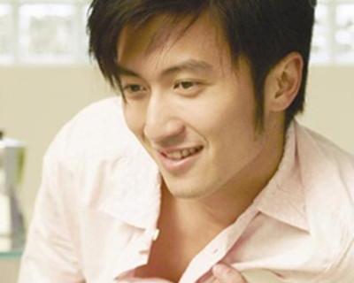 谢霆锋年轻时才叫美男啊,最后一张抽烟的照片