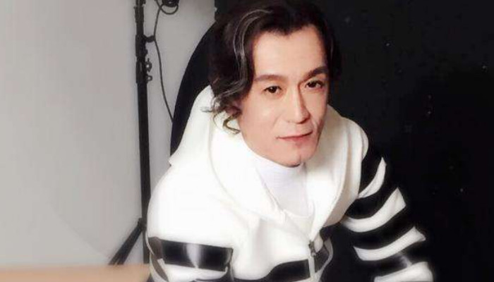 有谁看懂李咏生前最后一张照片里的内容?放大之后看哭