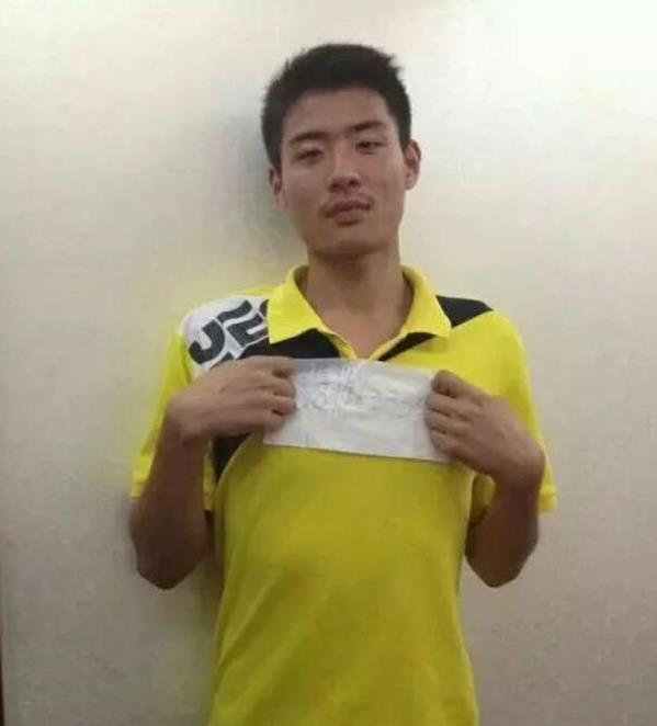 ps恶搞系列:同学老说我瘦,麻烦大神把我p壮一点,网友