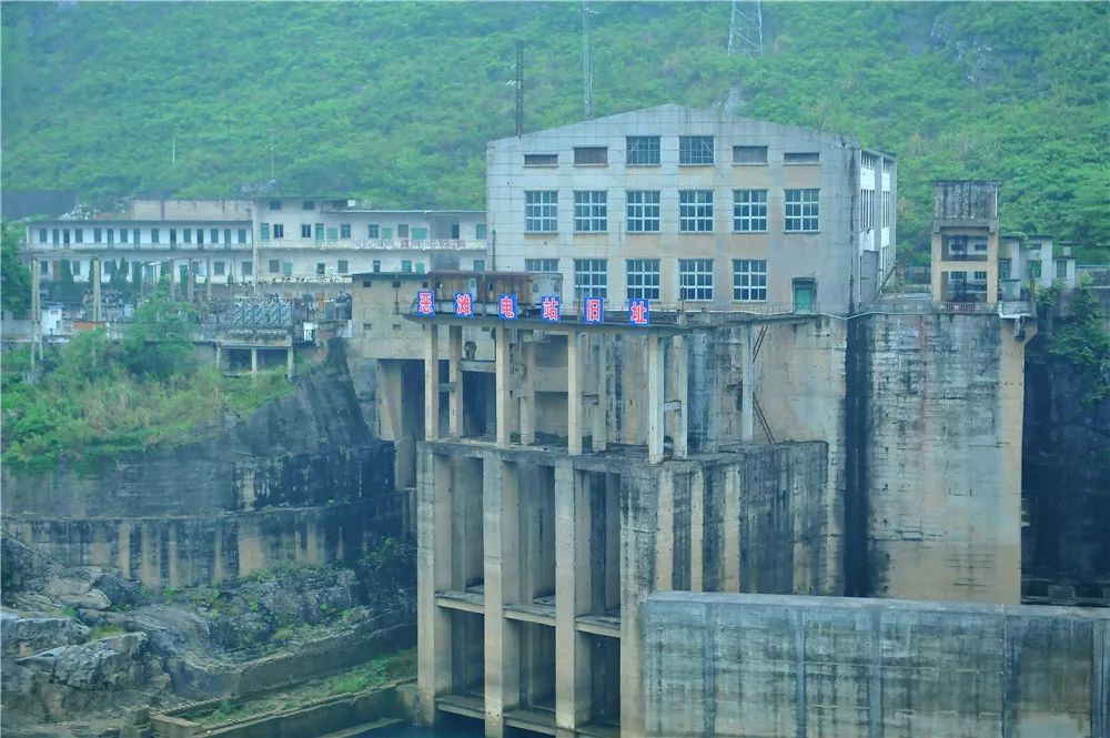 乐滩水电厂是南盘江红水河水电基地10级开发的第8级,装机容量60万