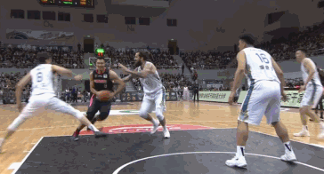 阿联连续两次恐怖崴脚伤情暂未确定 返回广东后再赴医院