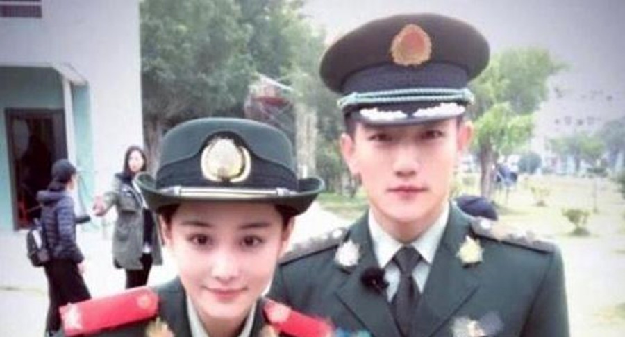 前段时间娱乐圈里最热闹的一件事就是张馨予和何捷的大婚典礼了,从